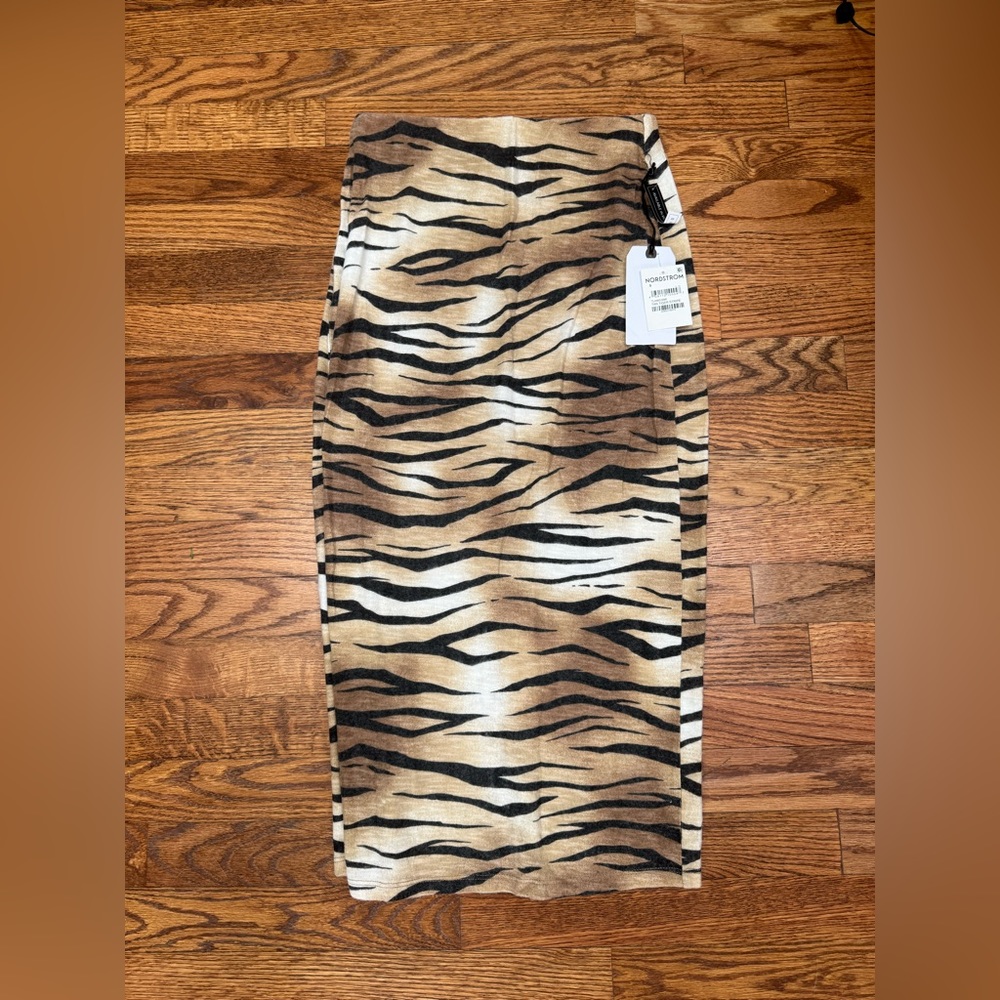 Leith tiger stripe skirt new with tags size small